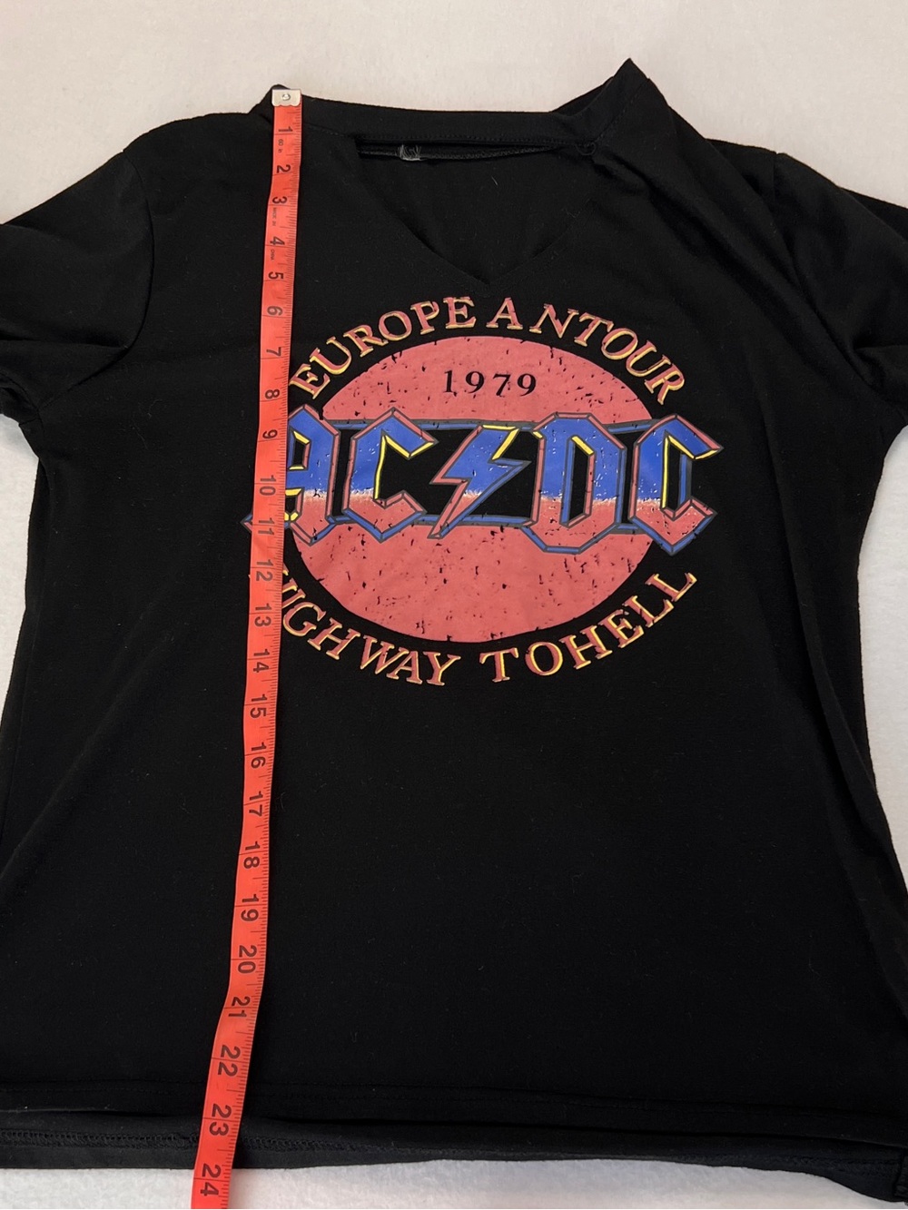 AC DC WOMEN’S SHORT SLEEVE CREW NECK GRAPHIC T SHIRT SIZE Small Band Concert - Picture 6 of 7